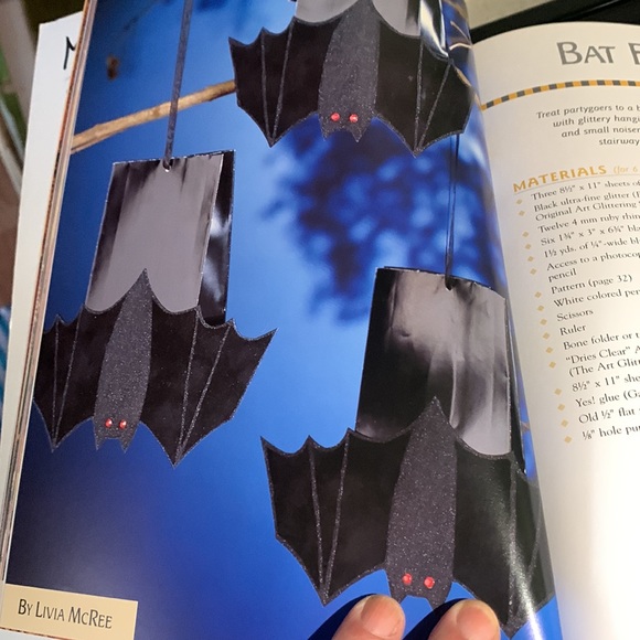 Hocus Pocus Halloween Crafts Book - Picture 16 of 17